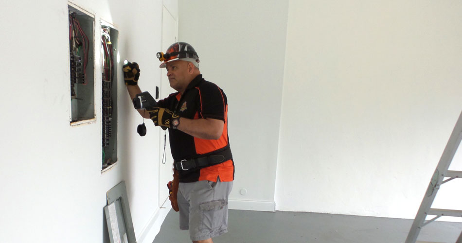 Diligent Re-Inspection Services in Pompano Beach; Verifying Standard Compliances and Repair Quality; Focus on Water Damage Restoration and Mold Removal Services